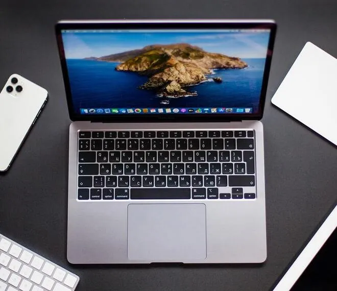 В планах Apple было объединение MacBook Pro и Air